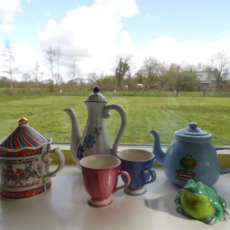 Enticing Holiday Home In Eastermar Near Burgumer Mar Lake Hoogzand Екстер'єр фото