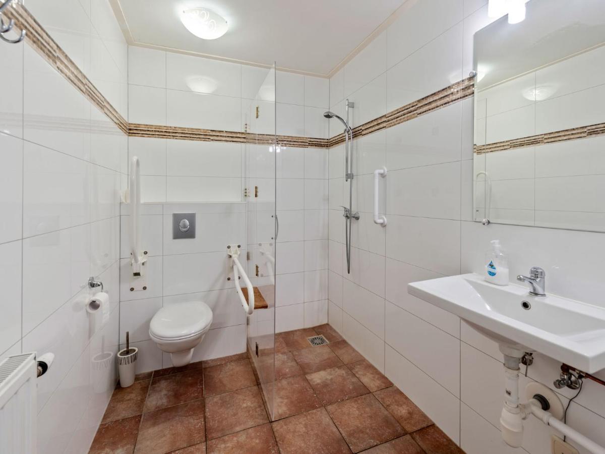 Enticing Holiday Home In Eastermar Near Burgumer Mar Lake Hoogzand Екстер'єр фото